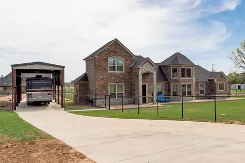 520 Lazy B Ln, Springtown, TX 76082