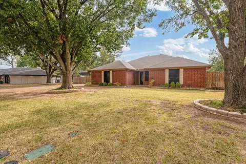 102 Sunset Pl, Joshua, TX 76058