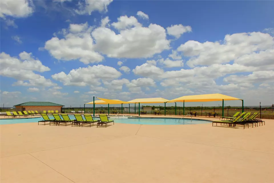 Exterior - 16704 Nicole Dr, Celina, TX 75009 photo 7 of 21