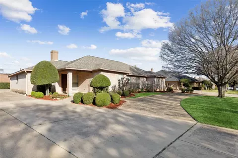 5412 Ledgestone Dr, Fort Worth, TX 76132