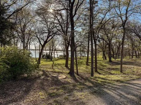 2063 Bluffview Ln, Lone Oak, TX 75453