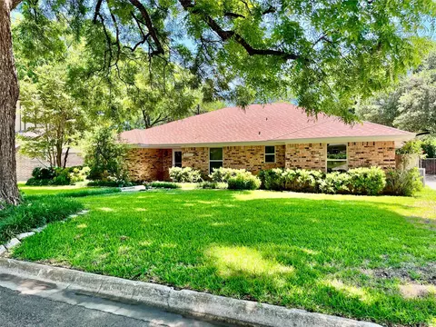 1524 Churchill Dr, Denton, TX 76209