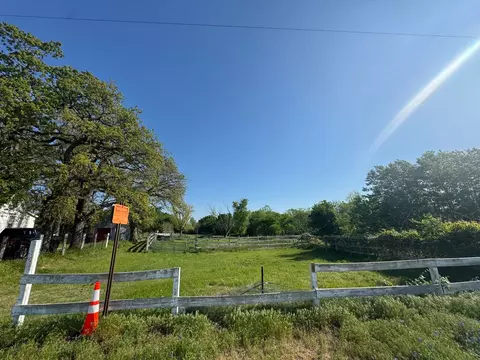 Exterior - 1449 E Fm 4, Cleburne, TX 76031 photo 10 of 10