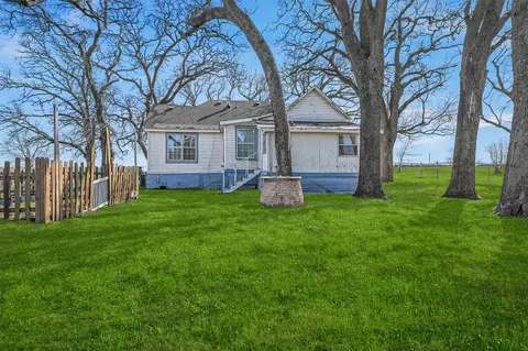 Exterior - 1449 E Fm 4, Cleburne, TX 76031 photo 5 of 10