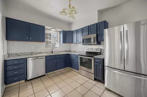 Kitchen - 1449 E Fm 4, Cleburne, TX 76031 photo 2 of 3