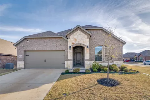 4234 Long Dr, Forney, TX 75126