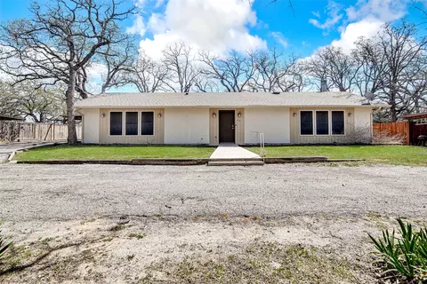 1223 Peggy Ln, Kennedale, TX 76060