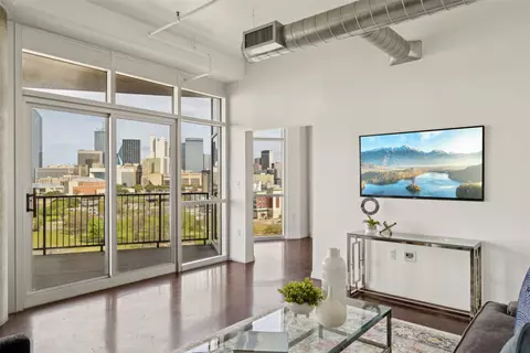 1001 Belleview St #806, Dallas, TX 75215