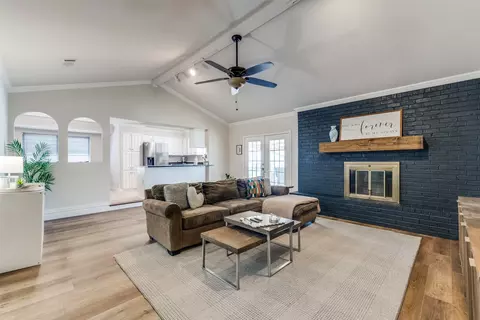 5805 Trail Crest Dr, Arlington, TX 76017
