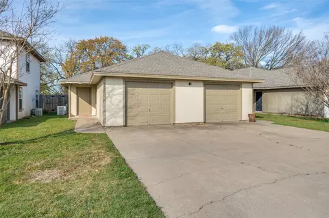 2808 James Rd, Granbury, TX 76049