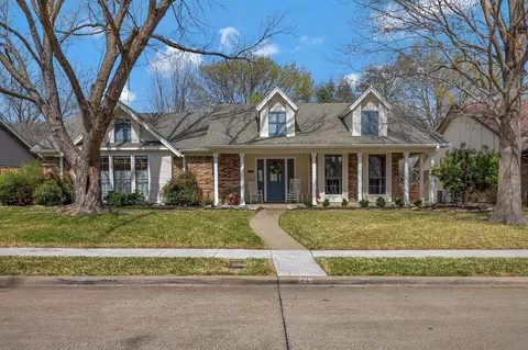 229 Creekside Ln, Coppell, TX 75019