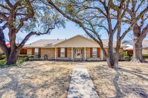3020 Robin Rd, Plano, TX 75075