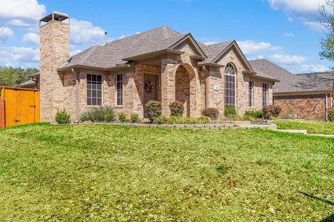 338 Touchdown Dr, Irving, TX 75063