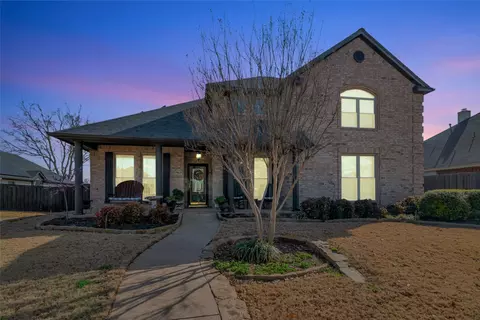 7812 Woodhaven Dr, North Richland Hills, TX 76182