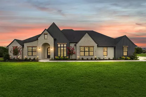 7103 Heathington Ct, Granbury, TX 76049