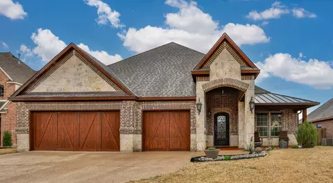719 La Paloma Rd, Sanger, TX 76266