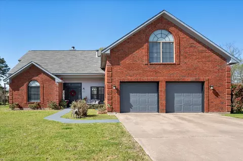 802 E Jacinto St, Groesbeck, TX 76642