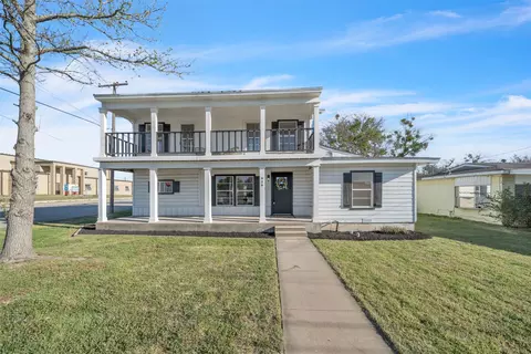916 Norton St, Weatherford, TX 76086
