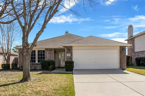 706 Pickwick Ln, Wylie, TX 75098