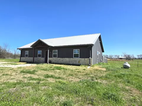 719 Rs County Road 1310, Point, TX 75472