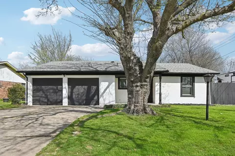 6424 Summit Ridge Dr, Watauga, TX 76148