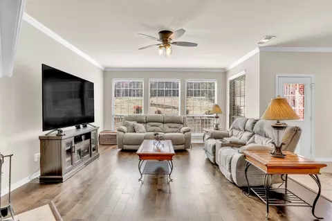 129 Stone Dr, Forney, TX 75126