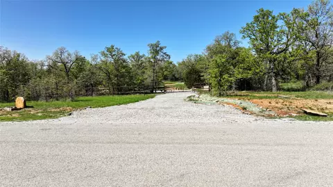 321 Silver Leaf Dr, Sunset, TX 76270