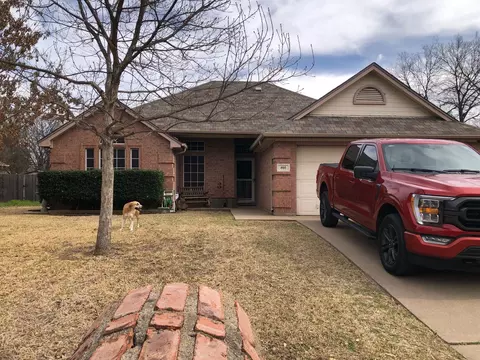 805 Irene St, Burleson, TX 76028