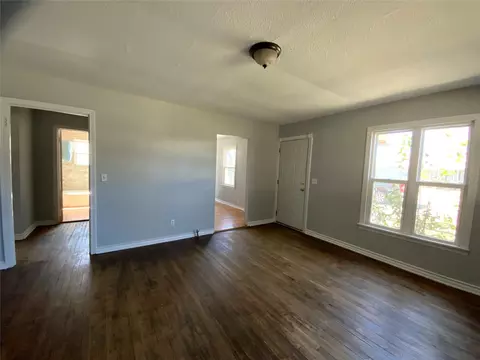 204 S Williams Dr, Comanche, TX 76442 photo 9