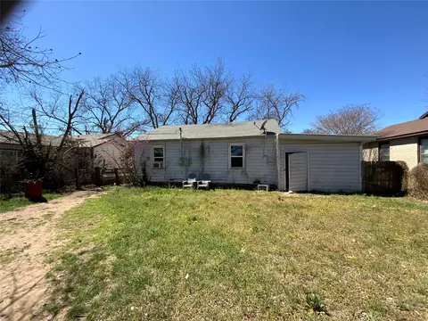 204 S Williams Dr, Comanche, TX 76442 photo 12
