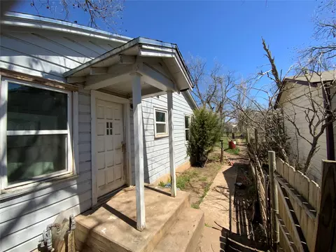 204 S Williams Dr, Comanche, TX 76442 photo 10