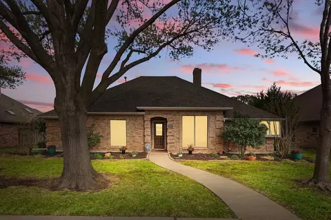 2510 Cresthaven Dr, Garland, TX 75040