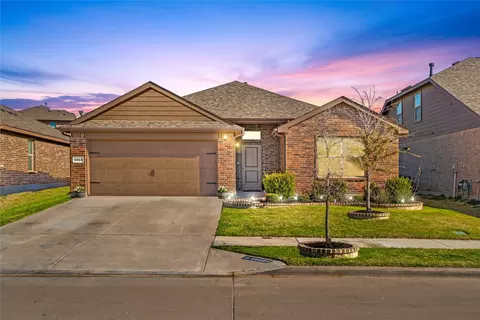 10004 Poinsett Way, Fort Worth, TX 76108