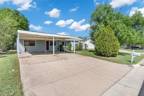 5637 Bonnie Dr, Watauga, TX 76148