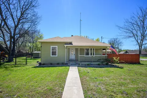 402 Collin St, Nevada, TX 75173