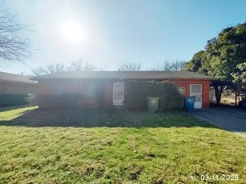 103 Hillcrest Dr, Sanger, TX 76266