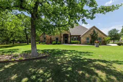 466 Ellis Creek Ln, Weatherford, TX 76085