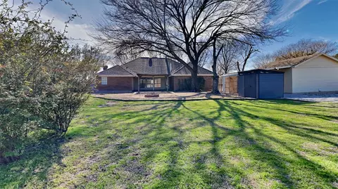 Exterior - 3320 Prancer St, Lancaster, TX 75146 photo 2 of 5