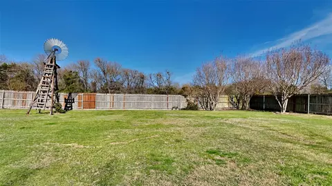 Exterior - 3320 Prancer St, Lancaster, TX 75146 photo 3 of 5