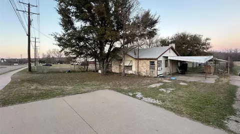 304 Little School Rd, Kennedale, TX 76060