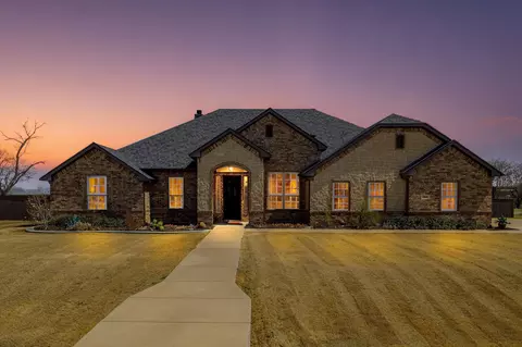 11000 Chriswood Dr, Crowley, TX 76036