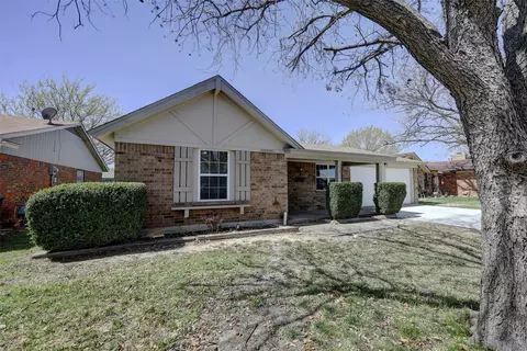 112 Coury Rd, Everman, TX 76140