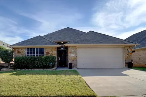 8300 Bowspirit Ln, Fort Worth, TX 76118