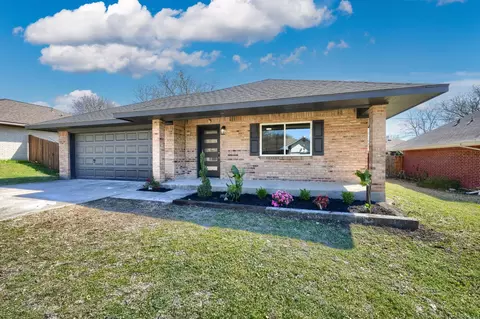 6 Vermont Ave, Midlothian, TX 76065