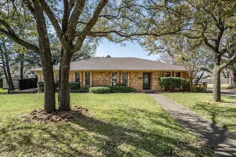 250 Windy Ct, Highland Village, TX 75077
