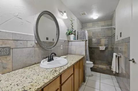 Bath - 616 Donley Dr, Euless, TX 76039 photo 1 of 2