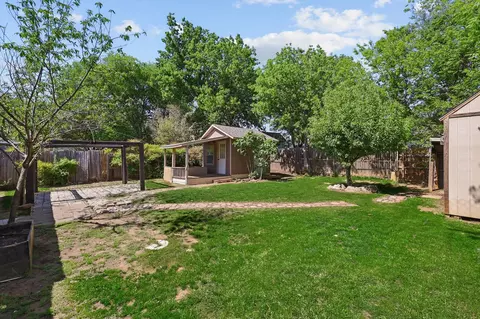 Exterior - 616 Donley Dr, Euless, TX 76039 photo 7 of 8