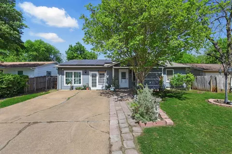 Exterior - 616 Donley Dr, Euless, TX 76039 photo 2 of 8