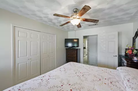 Bedroom - 616 Donley Dr, Euless, TX 76039 photo 2 of 4