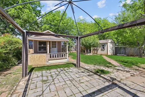 Exterior - 616 Donley Dr, Euless, TX 76039 photo 8 of 8